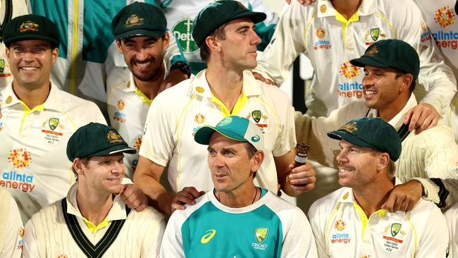 Justin Langer with the players Picture: Getty Images