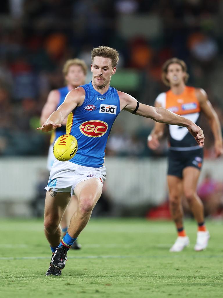 Noah Anderson and the Suns’ midfield cohort have been given the all-clear to hoof it forward, undergoing a radical tactics change under new coach Damien Hardwick. Picture: Matt King/Getty Images.