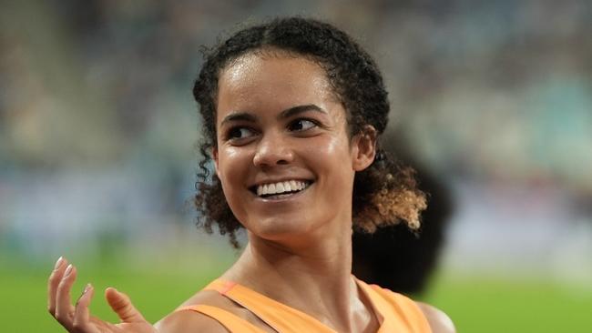 21/04/2024   19-year-old Torrie Lewis upsets the favourites in the women's 200m to win from lane 9 in 22.96 . picture:  twitter/ world athletics