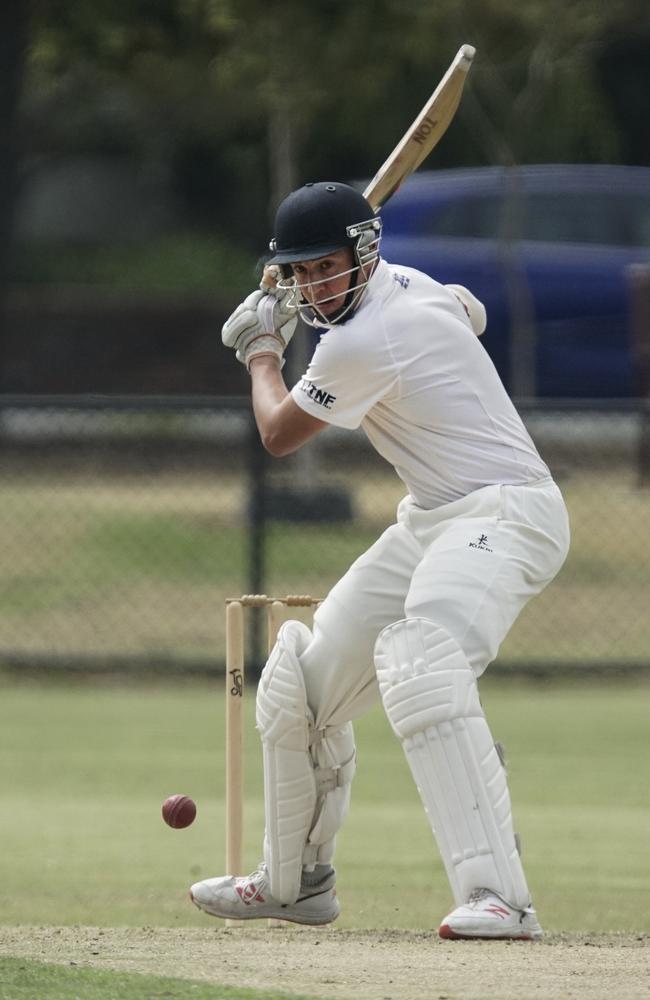 Will Long on the attack for Elsternwick. 