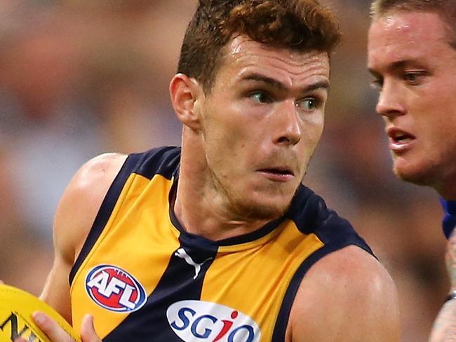 PERTH, WESTERN AUSTRALIA - MARCH 27: Luke Shuey of the Eagles breaks clear of Claye Beams of the Lions during the AFL round one match between the West Coast Eagles and the Brisbane Lions at Domain Stadium on March 27, 2016 in Perth, Australia.  (Photo by Paul Kane/Getty Images)