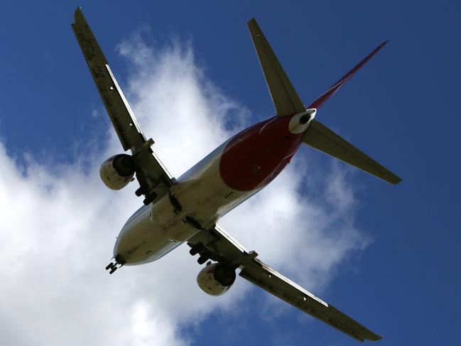 Melbourne Airport generics* Planes come into land over Sunbury road.