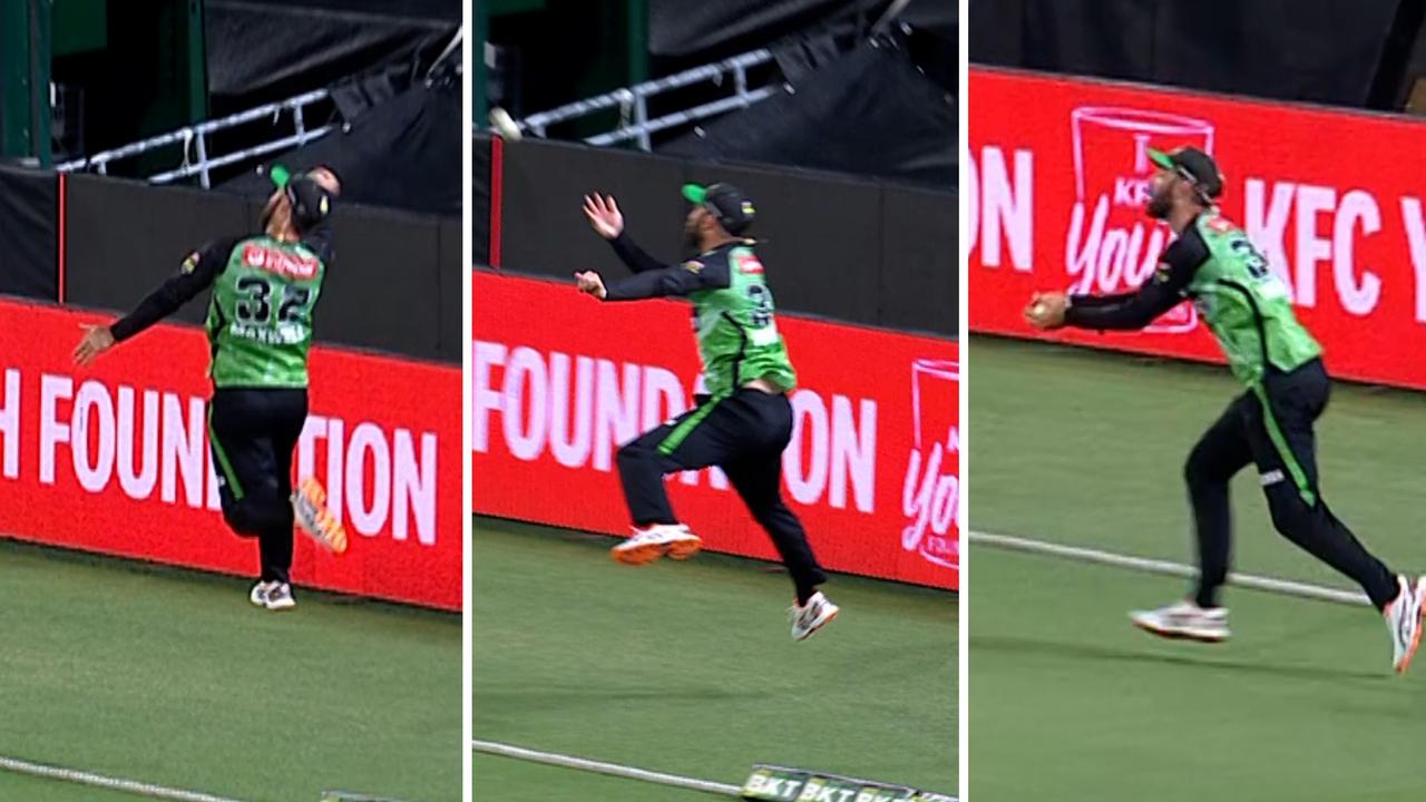 Glenn Maxwell produced a stunning catch.