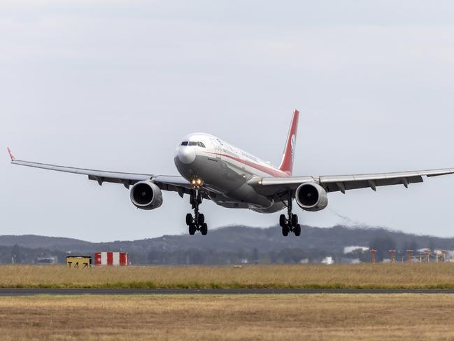 Kurt Ams Sichuan Airlines resumption post-Covid. First flight arriving from Chengdu.