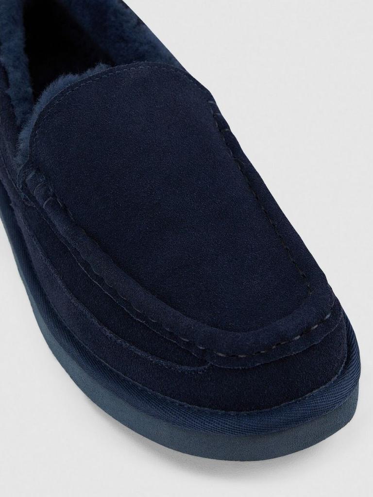 Leander Slipper. Image: Hush Puppies.