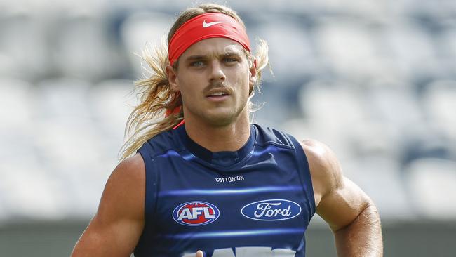 NCA. MELBOURNE, AUSTRALIA. 13th February, 2025 . Geelong training at GMHBA Stadium .    Bailey Smith of the Cats  during training today   .  Picture: Michael Klein