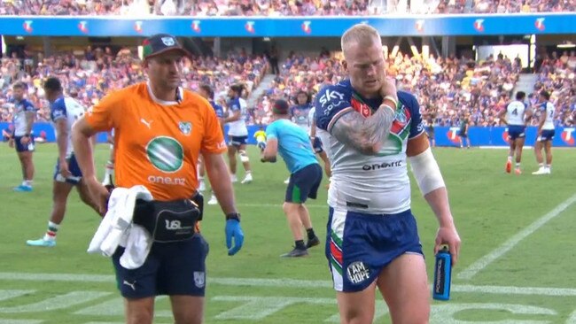 Barnett walked off the field. Photo: Fox League