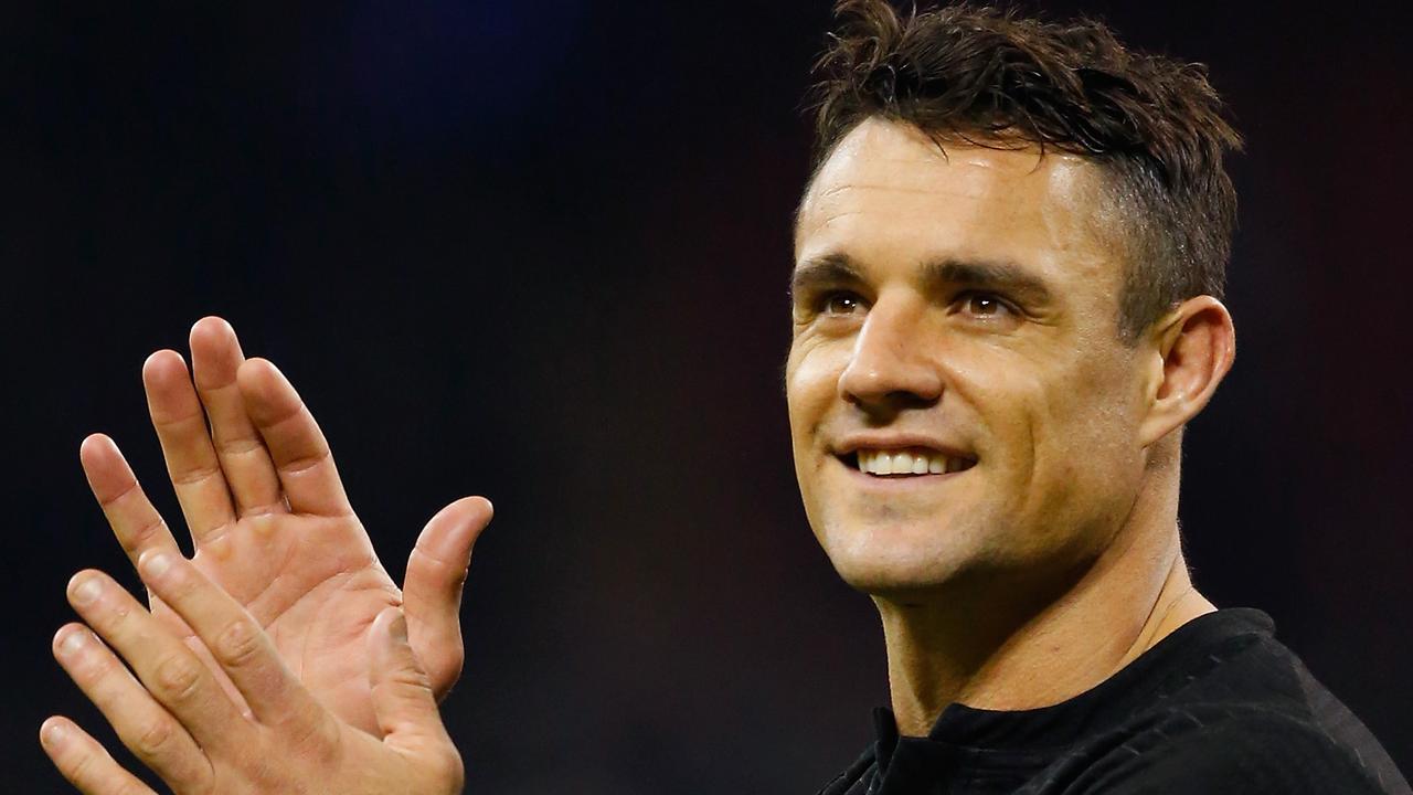 CARDIFF, WALES - OCTOBER 17: Dan Carter of the New Zealand All Blacks ackowledges the fans after victory in the 2015 Rugby World Cup Quarter Final match between New Zealand and France at the Millennium Stadium on October 17, 2015 in Cardiff, United Kingdom. (Photo by Laurence Griffiths/Getty Images)