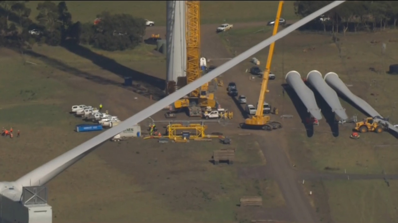 Worker killed by wind turbine blade in Victoria