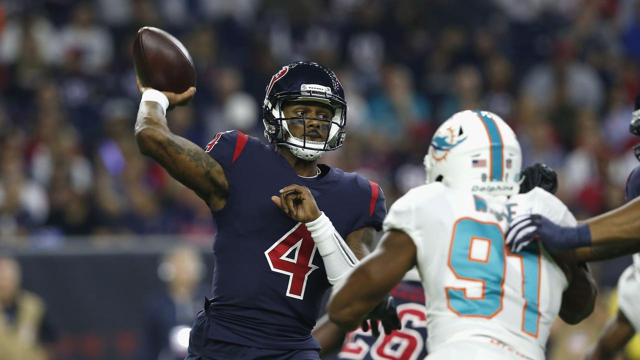 Deshaun Watson Goes Off for Five Touchdowns Against the Dolphins