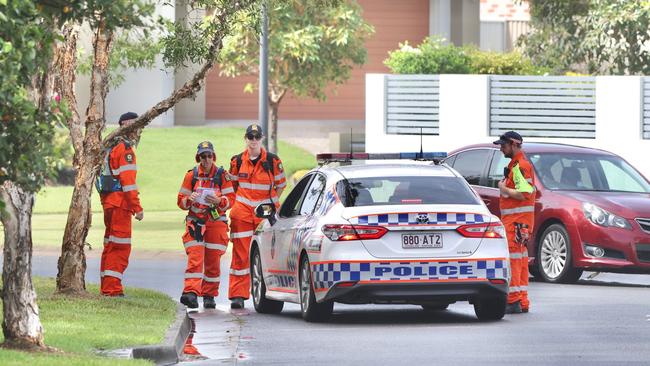 SES volunteers and police are doorknocking and searching bushland for missing man Anthony Roper. Picture: Peter Wallis