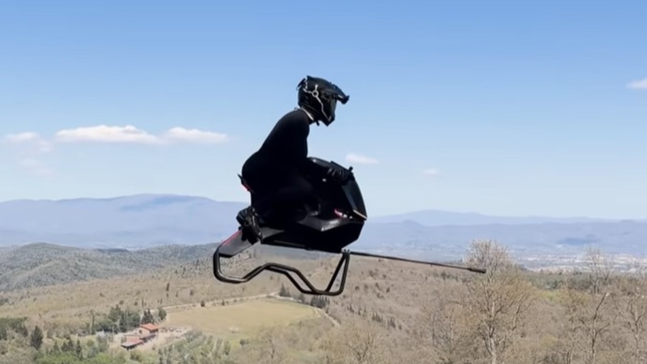 And can reach speeds of up to 200kmh Picture: Volonaut/YouTube
