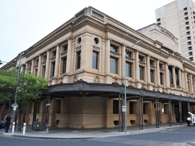 1/1/14 District Court.  Adelaide Court Exteriors. (Roger Wyman)