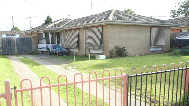 The house where an incident is believed to have resulted in a shooting at Chaffey Square, Corio. Corio SES volunteers did a sweep of Chaffey and Horne squares after meeting with a police detective at the scene on Sunday morning. A man died after being shot in Corio on Saturday morning. Picture: Alan Barber