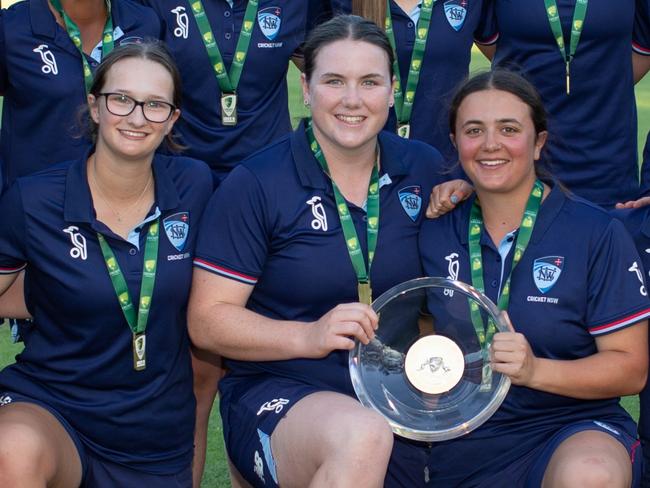 (L-R) NSW Metro and Aussie U19 stars: Juliette Morton, Ella Briscoe and Kate Pelle celebrate the Blues’ triumph in Perth. Picture: David Woodley, Cricket Australia