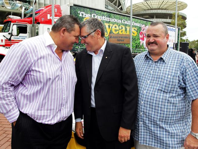 Hadley (middle) with Steve Roach (left) and Darryl Brohman, who worked to worked together on 2GB as the Continuous Call Team.