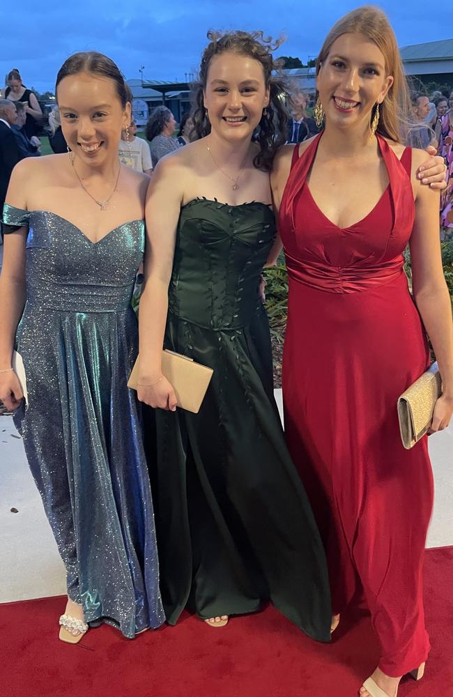 Georgia, Lorelai and Lisa at the 2023 Mountain Creek State High formal.