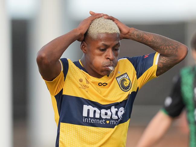 Torres in his playing days with the Central Coast Mariners. (Photo by Daniel Pockett/Getty Images)