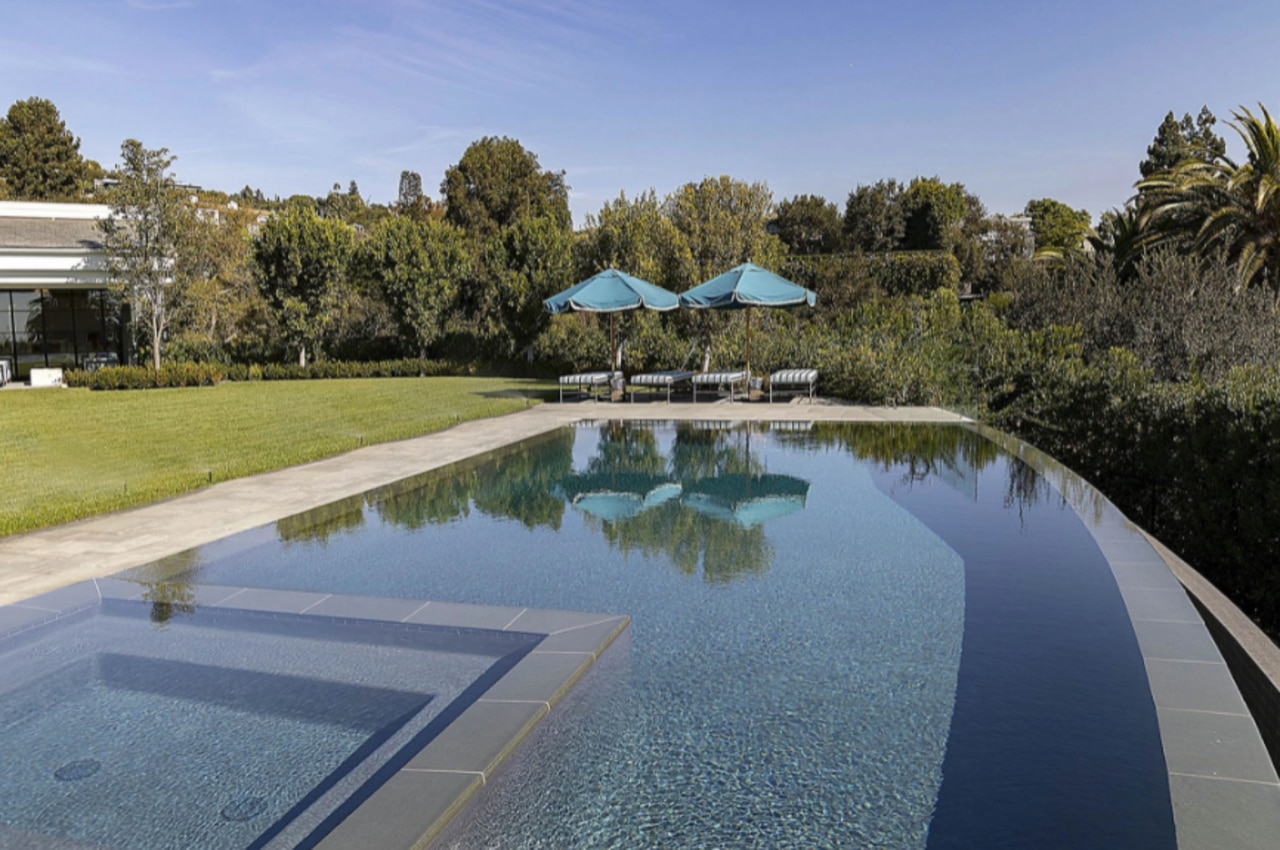 The pool and spa. Picture: The Grosby Group/Backgrid via New York Post