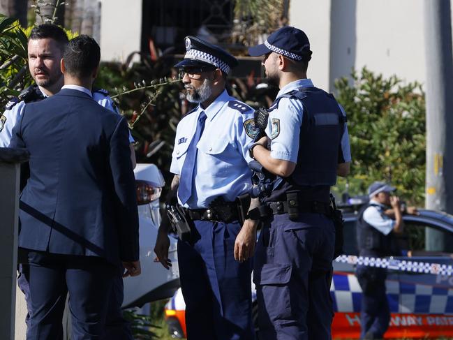 SYDNEY, AUSTRALIA - NewsWire Photos OCTOBER 24, 2024: Police at a crime scene at a house on Layton Street in Wentworthville where at 64 year old man was stabbed to death.Picture: NewsWire / Damian Shaw