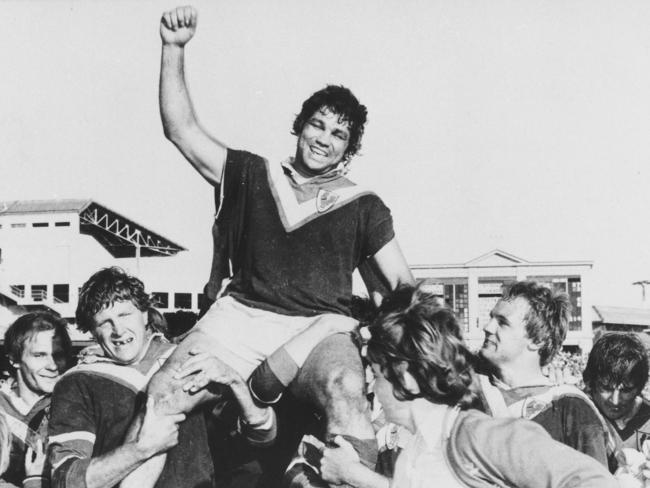 Artie being chaired after Easts defeated Canterbury in the 1974 grand final.