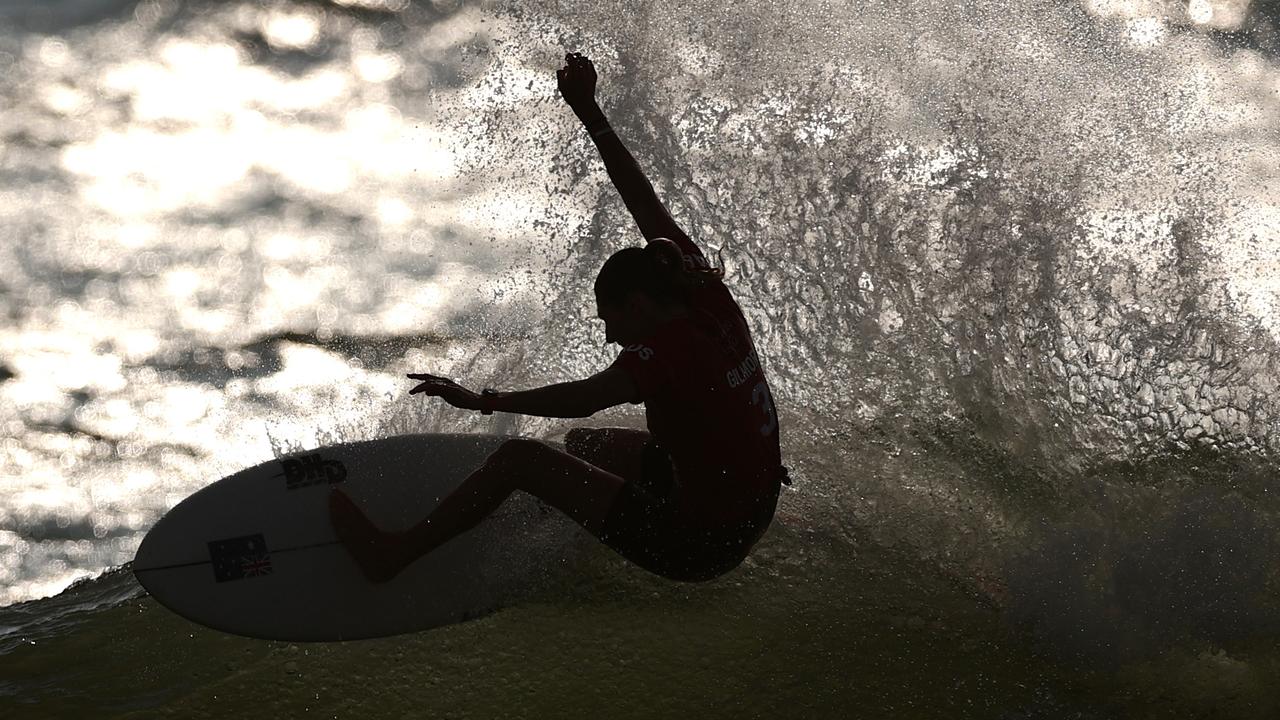 Stephanie Gilmore in action during the heat. Picture: Ryan Pierse/Getty Images