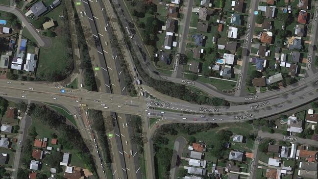 An image showing the current Strathpine Rd/Gympie Arterial Rd interchange which connects with Hoyland St at Bald Hills. Source: Google Maps