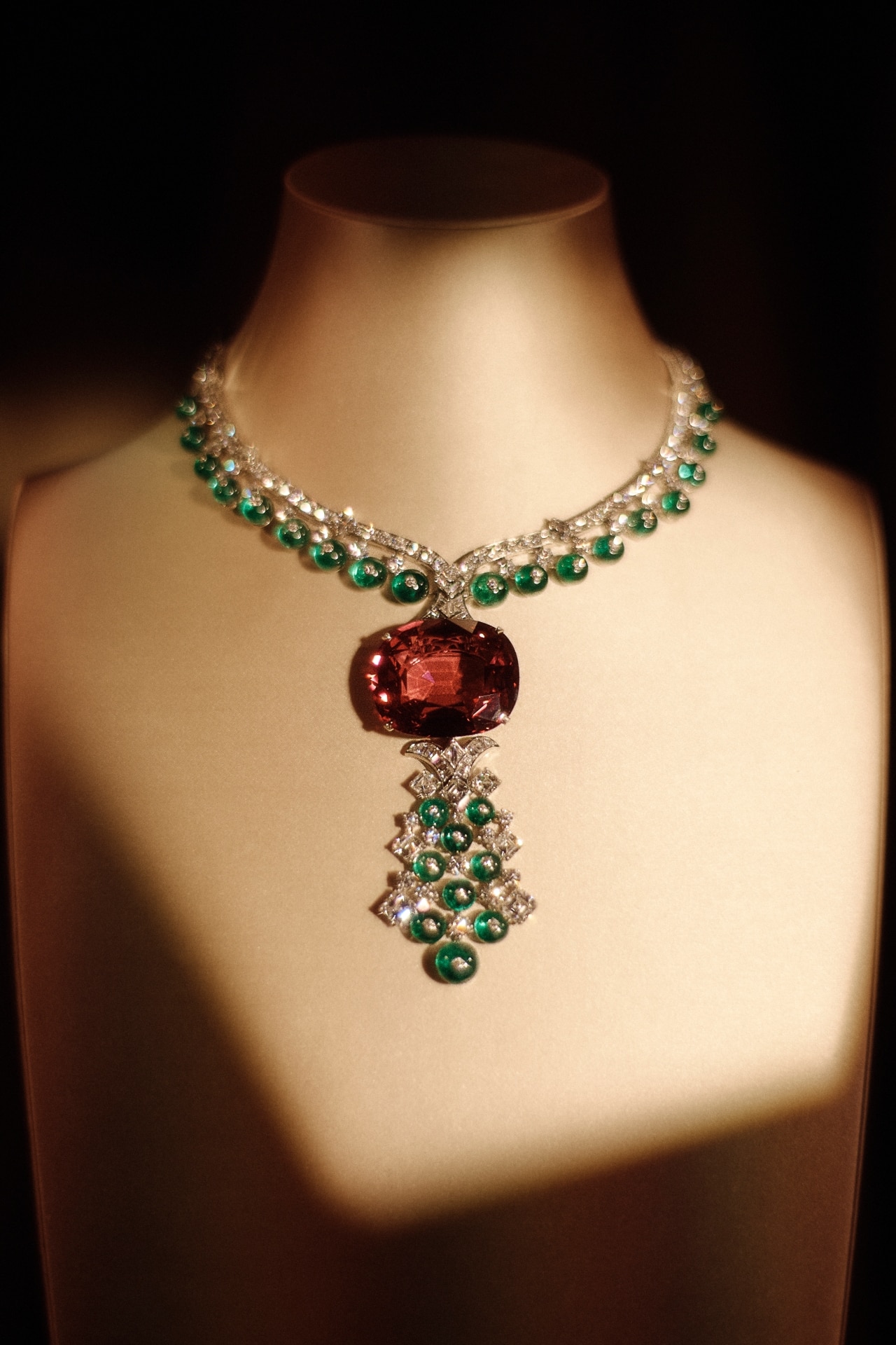 Large spinels & rare tourmalines feature in Bvlgari's Magnifica