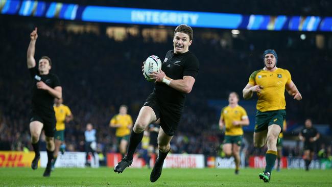 Beauden Barrett has been named at fly-half for the All Blacks ahead of Aaron Cruden.
