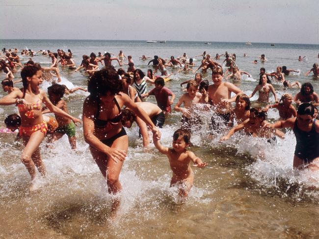 Panic … a scene from the 1975 Steven Spielberg movie Jaws.