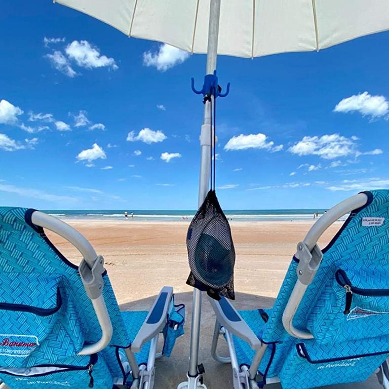 Umbrella hanging hook for the beach