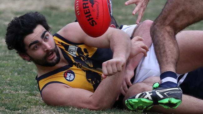 Xavier Dimasi in action against Bundoora in Round 1.