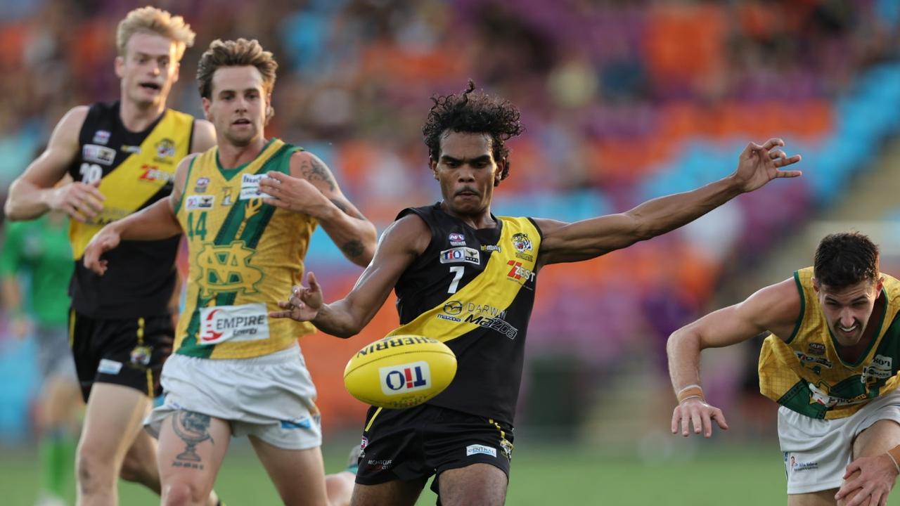 NT young star joins Hampden bolter