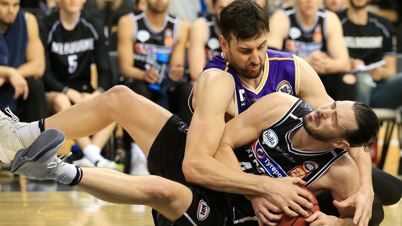 Andrew Bogut and Chris Goulding add another chapter to the Kings v United rivalry.