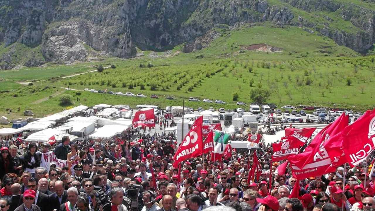 Sicilian workers today continue to remember the death of 11 of their comrades at the Portella della Ginestra massacre on May 1, 1947.