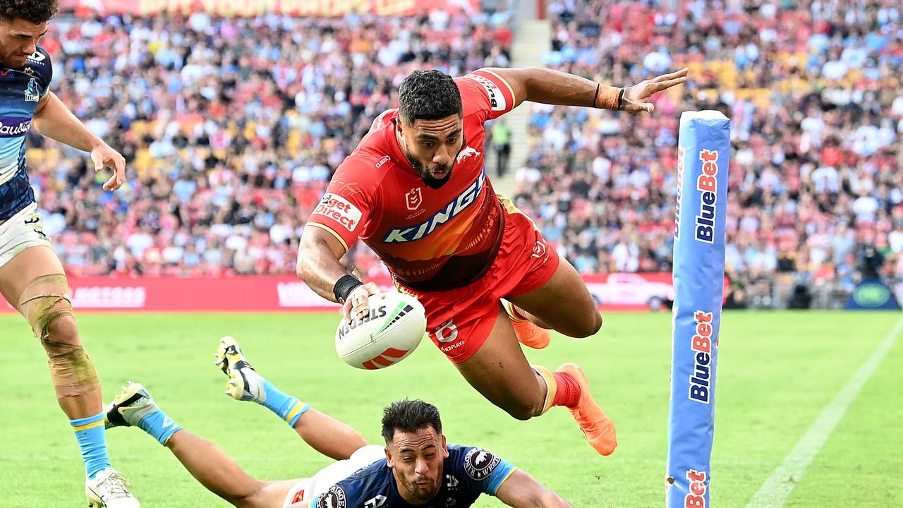 Jennings redeemed himself with this try. (Photo by Bradley Kanaris/Getty Images)