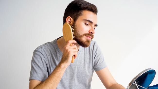6. Refrain from personal groomingJealousy inducing at best (who is scratching MY back!?), nauseating at worst, no one wants to see you combing each other's hair, popping each other's zits or giving each other back massages mid flight.