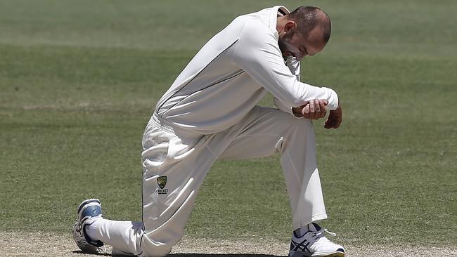 Steve Smith needs to give Nathan Lyon more support. Picture: APP