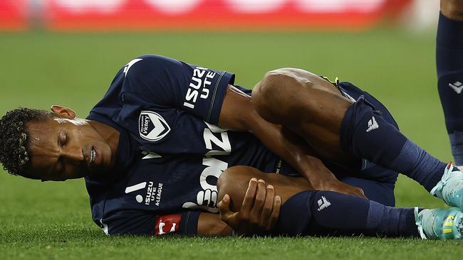 MELBOURNE, AUSTRALIA - JANUARY 06: Luis Nani of the Victory reacts after a contest with Connor Chapman of the Roar during the round 11 A-League Men's match between Melbourne Victory and Brisbane Roar at AAMI Park, on January 06, 2023, in Melbourne, Australia. (Photo by Daniel Pockett/Getty Images)