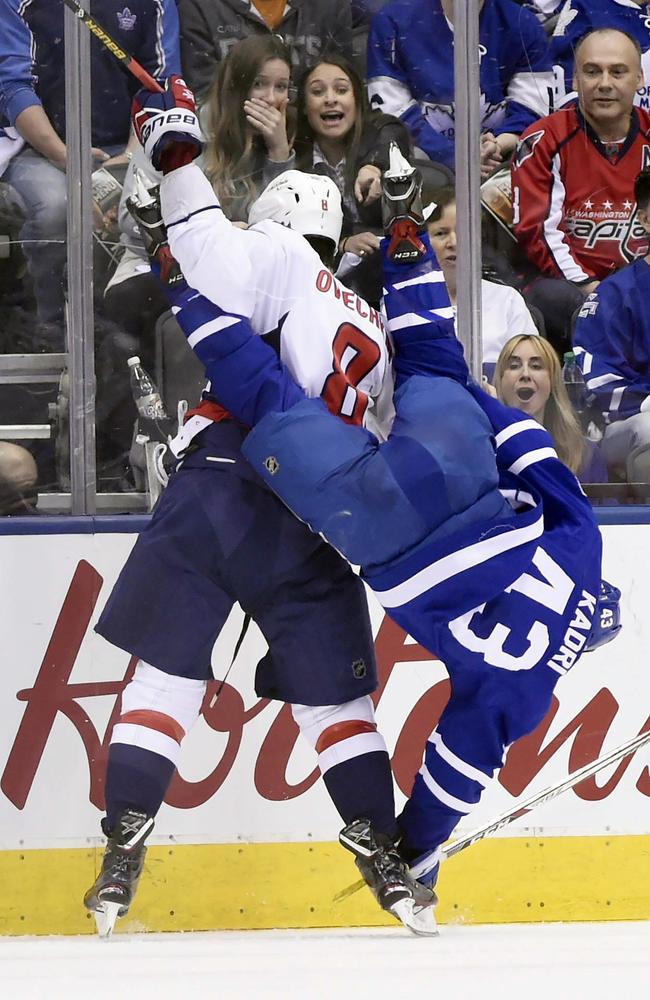 Auston Matthews halts scoring drought, but Toronto Maple Leafs fall to  Chicago Blackhawks 2-1 in overtime