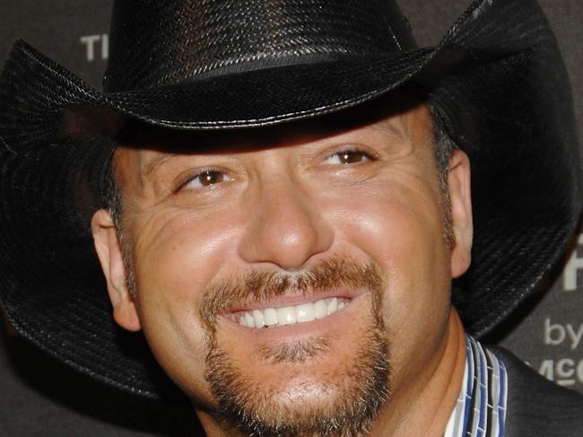 30/04/2008 WIRE: Country singer Tim McGraw launches his first cologne with COTY beauty named "McGraw" at the Highline Ballroom, April 29, 2008 in New York. (AP Photo/Evan Agostini)