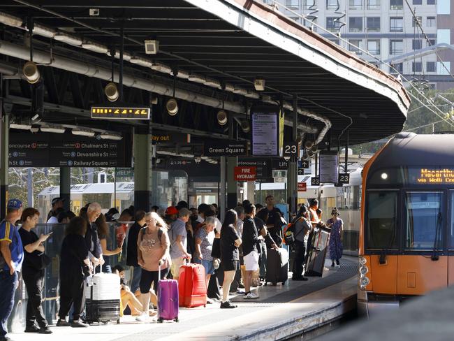 Commuters waiting for a train at Central Station. Picture: NewsWire / Damian Shaw