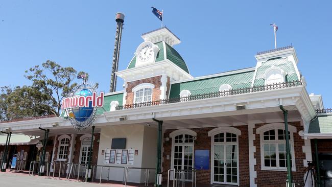 Dreamworld will reopen on December. Picture Mike Batterham