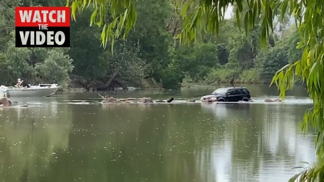 Group gets their car pulled out of Cahills Crossing