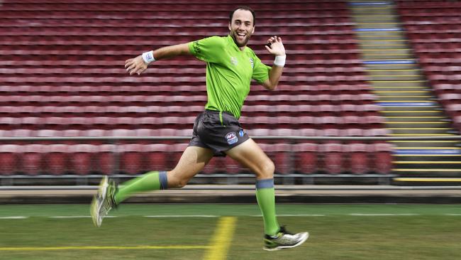 Thomas Manning is an umpire in the AFLNT’s NT Football League who was spotted running at lightning speed - enough to possibly give Usain Bolt a run for his money.