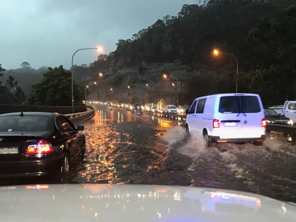 Posted at 6:35am November 28, 2018 on the Roseville Bridge, Sydney. Picture: LiveTrafficSyd/Twitter