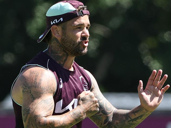 Adam Reynolds in action at Broncos training at Red Hill. Pics Adam Head