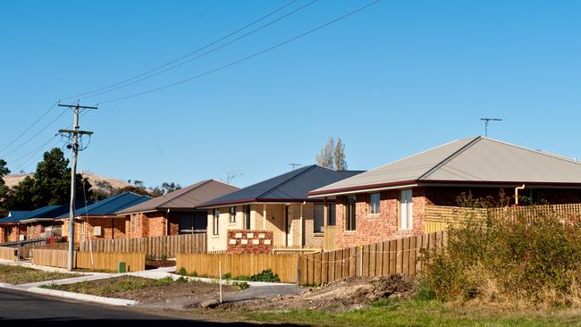 Stunted credit growth was partly due to homeowners paying off their mortgages faster, the low level of turnover activity in the housing market and banks tightening their credit assessment criteria, Macquarie said.