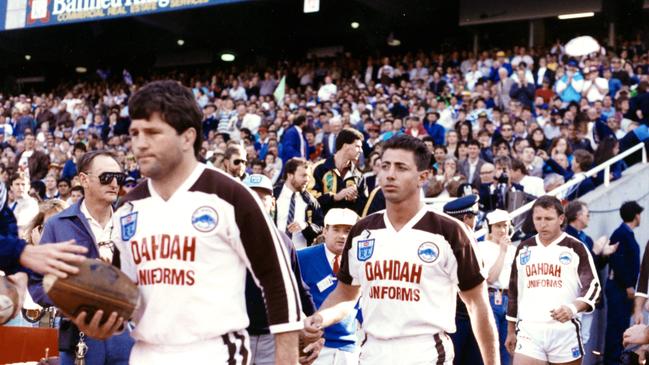 Royce Simmons and Greg Alexander lead the Penrith Panthers onto the Sydney Football Stadium before the 1990 NSWRL grand final.