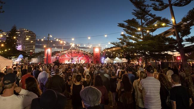 Crowds at the 2017 Blues on Broadbeach Music Festival